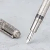 噴水ペンHongdian 100 Effmlong Knife nib Piston Fountain Pen Beautiful Metal Engraving Lighting Gift Pen 230821