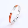 Bangle Fashion Steel Designer Браслет с буквой прямой шириной 8 мм для женщин вдохновения для ювелирных изделий 230821