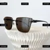 23SS Kadın ve Erkekler Tasarımcı Güneş Gözlüğü Eşansız Ayna Çerçeve Tasarım Gözlükleri Çok Renkli İsteğe Bağlı Aksesuarlar Gözlükler Dahil Yeni Arriv