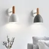 Lámpara de pared, luces LED modernas, candelero ajustable de hierro y madera nórdica, cabecera Interior, dormitorio, decoración para sala de estar