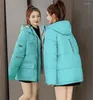Damskie okopy płaszcze zimowa kurtka 2023 Kobiety z kapturem bawełniany krótki płaszcz uczeń luźne zagęszcza ciepłe top swoboda
