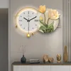 Orologio da parete orologio di lusso leggero moderno soggiorno minimalista moda creativo decorazione di fiori di fiore di pittura