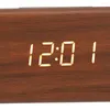 Caixas de relógio Wood Clock Digital Wooden LED Memory Função 3 engrenagens Brilho moderno Design simples Triângulo Controle de voz para Office