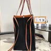 Designer Denimbeutel Frauen Umhängetaschen mittelgroße Strandtasche Einkaufstaschen Käufer Taschen Leinwand Handtasche Achselstasche Rucksack Rucksack geknotete Lederbandkapazität Taschen Taschen Taschen