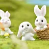 Decoratieve objecten Figurines Resin Rabbit Carrot Dierlijke beeldje Pasen Kerstmis Decor Miniature Garden Cake Decoratie Modern figuur cadeau 230822