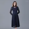 Casual Dresses Brand Lace Dress Women's Spring and Autumn French Medium Längd visar tunt temperament över knäkjol