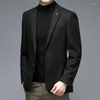 メンズスーツ冬の秋の男性カシミアウールブレザーダークグリーンレッドノッチカラーテーラーテーラードデザインシープウールブレンドスーツジャケット男性服