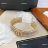 23SS Projektantki bransoletki błyszczące diamentowe biżuterię biżuterię moda Pearl aranżacja mankieta bransoletki #w tym pudełku nowe przybycie