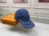 Designer Women Hat Perforated Denim Men Cap Leather Buckle Fashion Ball Cap inklusive Box Preferred Gift
