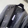 Piel de mujer Diseñador de imitación Clásico Mujeres Chaquetas de diseñador Chalecos Falda Cuello redondo negro Chaqueta de moda de cuero genuino Abrigo de motociclista de motocicleta al aire libre