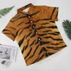 Chemises décontractées pour hommes imprimé peau de tigre chemise de plage hommes moderne Animal hawaïen à manches courtes personnalisé mode surdimensionné Blouses cadeau