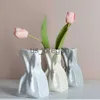 Vazolar krem ​​tarzı yüksek güzellik yaratıcı origami katlar düzensiz seramik vazolar oturma odası yemek masası dekorasyonları x0821