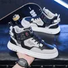 Vattenskor 2023 modestorlek 39-44 skor för män sneakers vita män snörning designer skor för män som kör casual brädskor gratis frakt HKD230822