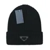 Volwassenen Dikke warme top wintermuts voor vrouwen zachte stretch kabel gebreide pom poms beanies hoeden dames schedels banies meisje ski cap b2328