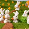 Decoratieve objecten Figurines Resin Rabbit Carrot Dierlijke beeldje Pasen Kerstmis Decor Miniature Garden Cake Decoratie Modern figuur cadeau 230822