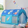 Speelgoedtenten Grote kinderen speelhuistent met raam Draagbare kinderenbedtent voor jongens meisjes Indoor Play Game House Castle R230830