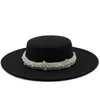 Sombreros de ala ancha cubo estilo socialité francés cadena de perlas blanco top plano fedora para mujeres otoño primavera gran canotier sombrero fiesta boda 230822