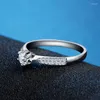 حلقات الكتلة Zhjiashun الفاخرة 0.8CT Round Cut Moissanite Diamond Enging Ring 14k 585 White Gold Wedding Jewelry for Women Gifts