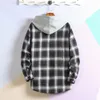 Kurtki mężczyzn I 2023 Spring Hongkong w stylu Hongkongu Single Bered Shirt Lose Casual Student w długich rękawach z kapturem 230822