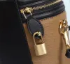 Toppdesigner Womens Shoulder Bag Luxury Reverse Handbags Leather Fashion Mini Tygväskor Flower Letters Crossbody Ladie Cannes Makeup Pures