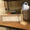 装飾的なオブジェクトの置物水上コーヒーカップアート彫刻樹脂彫像キッチンホーム装飾彫像クラフト魔法の注ぐ液体スプラッシュマグ230823