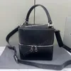 Designerinnen Frauen Bag Fashion Sieb Tasche Echtes Leder Schulter Messenger Tasche Luxus Marke Tragbare Kosmetiktasche große Kapazität 2023 Neues Schwarzrot