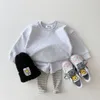 Rompers Korean Baby Cotton Kinting Clothing Set Kids Boy Girls Outfit Spring Autumn Teenage Spädbarn Tracksuit Pullover Tops Pants 2st 230823