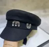 Berets marka desgin zima beret femme kaszmirowy litera ośmiokątna kapelusz kobiet brytyjski styl zewnętrzny beret cap newsboy cap
