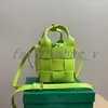 Bolsa de cassetes de grife feminina Bola tecida Oblíqua Bolsa de balde cruzada Sexy Bolsa de festa Senhora Lúdica Luxo Multi Lichaneed Camada de Camada Carteira