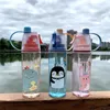 Bouteilles d'eau Bouteille d'enfants de dessin animé mignon pour les boissons en plastique scolaires Transparent Trinkflasche Mist Spray avec de la paille