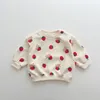 Rompers Frühling Herbst niedliche Set Baby Girls Mode Erdbeeren Pullover Tops Baumwoll Jogginghosen Jungen LOSSEN hochwertiger Trainingsanzug 230823