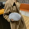 Kvällspåsar Plush Frame for Women 2023 Winter Pearl Furry Crossbody Shoulder Solid Fur Luxury Handbag Soft Fluffy Korean