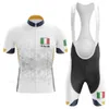 Ensembles de maillots de cyclisme Italie Hommes Vêtements d'été Vêtements respirants Kit à manches courtes Cuissard VTT Ropa Ciclismo Maillot Porter Costume de vélo 230912