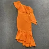 Lässige Kleider Orange orange One Schulter Meerjungfrau Verbandkleid Fashion Rüschen Diagonaler Kragen Midi Vestidos Elegant Abend Party Club Frauen