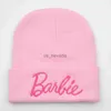 Beanie/Kafatası Kapakları Sonbahar ve Kış Yeni Barbie Nakış Örme Şapka Kadınlar Barbie Pembe Şapka Açık Sıcak Sevimli Yün Şapka J230823