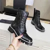 Luxe ontwerplaarzen 2023 Kanaal Fashionable Women Business Work Decoratie Anti Slip Knight Boots Martin Boots Casual Sock Boots 04-024