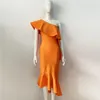 Lässige Kleider Orange orange One Schulter Meerjungfrau Verbandkleid Fashion Rüschen Diagonaler Kragen Midi Vestidos Elegant Abend Party Club Frauen