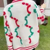 Italien Designer Womens Cardigan Strick Hemden Tragen mit vorderer Buchstabe Stickerei