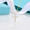 Pendant Necklaces designer Designer Tiffanity Bracelet Edition t Full Diamond Cross Necklawith 18k Rose Gold Plating on White Copper for Women Simple Personaliz