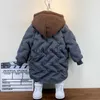 Down Coat Boys Plus Velvet Pamuk Ceket 2023 Yeni Kış Bebek Kalınlaştırılmış Ceket Ceketleri Çocuk Yabancı Tarz Kıyafetleri Parkas Ceket J230823