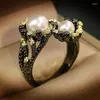 Bröllopsringar smycken S925 Silver Pearl Ring Original Design italiensk hantverk Högt värde blommig dubbelfärg Kvinnors engagemang