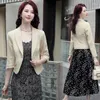 Kvinnors kostymer kvinnor liten blazer noterad långärmad beskuren kort elegant vår sommar chic casual office lady outwear