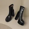 JONE DE INVERNO BOTAS CURTAS Designer feminino Round Round Block Block Sapatos de salto alto patenteado Camurça de camurça de couro Moda de casamento Plataforma de luxo Lady YGN48-J337-2