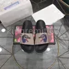 Designer män kvinnor tofflor gummi glider sandal platt sandaler jordgubbe gröna röda vita skor sommarstrand utomhus flip flops ruta 35-48