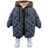 Down Coat Boys Plus Velvet Pamuk Ceket 2023 Yeni Kış Bebek Kalınlaştırılmış Ceket Ceketleri Çocuk Yabancı Tarz Kıyafetleri Parkas Ceket J230823
