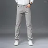 Pantaloni da uomo 2023 98% di cotone casual uomo color solido business moda sottile fit chinos grigio primaverili primaverili maschi