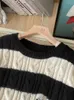 女性のセーター韓国のファッションニット女性秋の長袖Oネック女性かぎ針編みのプルオーバーレディース特大のセータードロップ