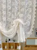 薄手のカーテンフランスの刺繍リビングルームベッドルームのためのプルアップ白いレースフローラルバルルーム装飾ローマカーテ