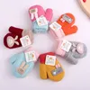 Accessoires pour cheveux, mitaines de bébé de dessin animé, gants chauds d'hiver pour enfants garçons et filles, gants tricotés pour enfants en bas âge