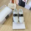 Designer Sneakers Men Womens 2024 Casual Shoes Fashion White Leather Luxury Flower Embroidered Flat Sports